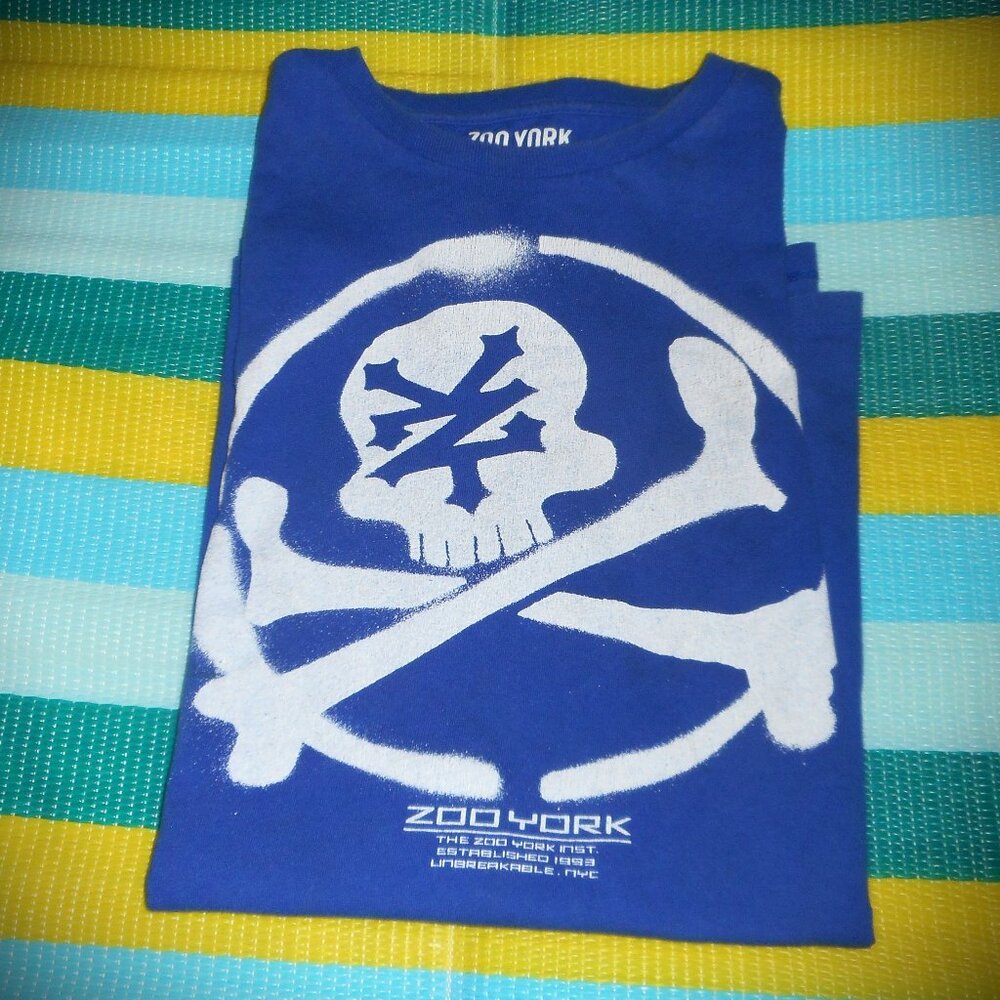 Zoo York Blue Skull & Bones Short Sleeve T-Shirt *Tag Size: L  Slim (W22xL27)